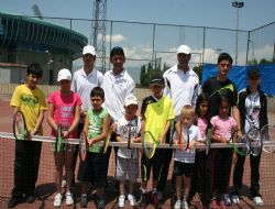 Tenis ilgi odağı oldu